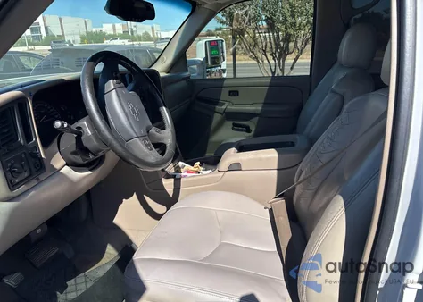 2006 Chevrolet Tahoe C1500 из США, поврежденный, VIN 1GNEC13T56R103077